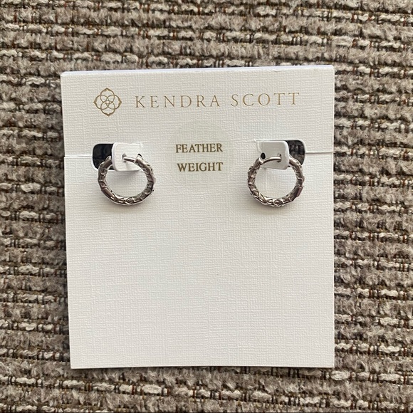 Kendra Scott Jewelry - Kendra Scott Maggie Hug Earrings-Silver Filigree